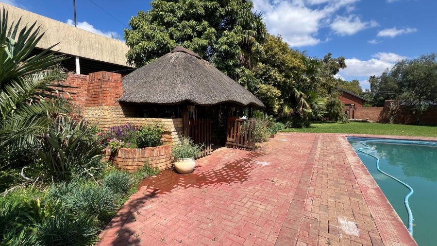 4 Bedroom Property for Sale in Langenhovenpark Free State